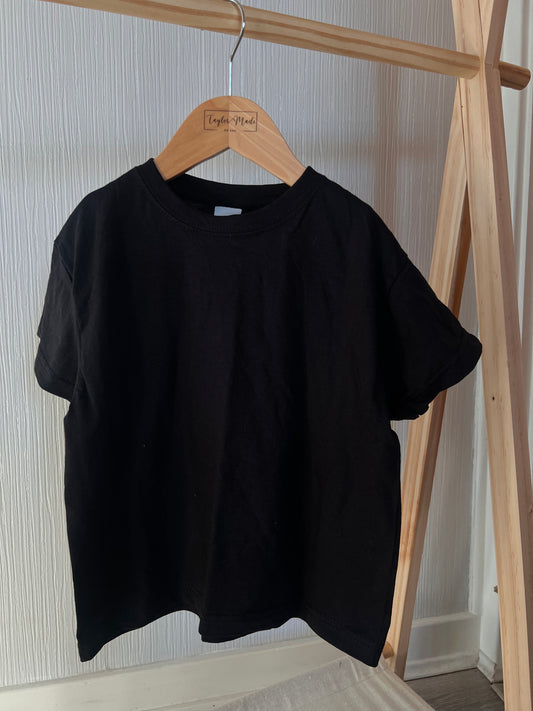 Adults black t-shirt plain